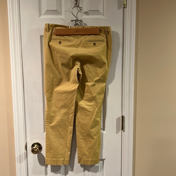 Gap yellow cropped khakis size 10 - Picture 2 of 5